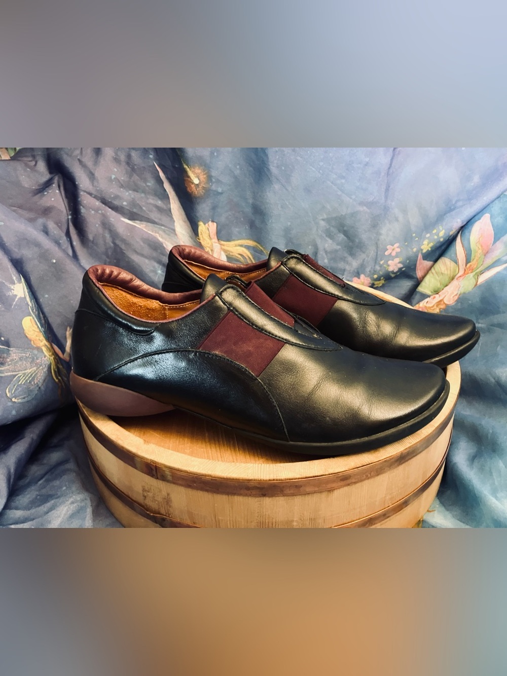 Think! European Comfort Black and Maroon Leather Walking Shoe Size EU 38/ US 8
